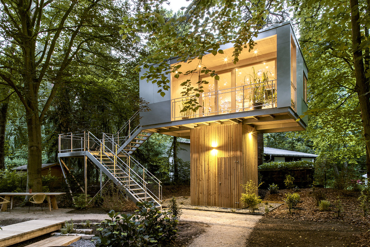 Интересный дизайн дома на дереве в Германии — Укрбио