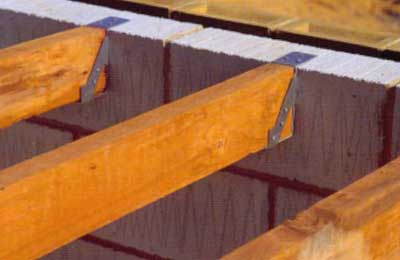 Как сделать цокольные перекрытия по деревянным балкам?