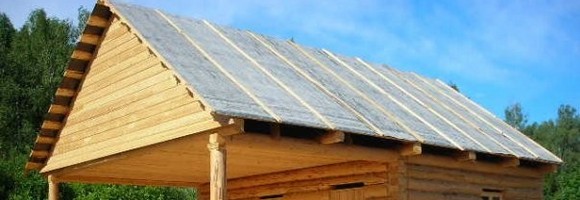 Крыша из оцинкованного профнастила: как правильно смонтировать и как за ней ухаживать