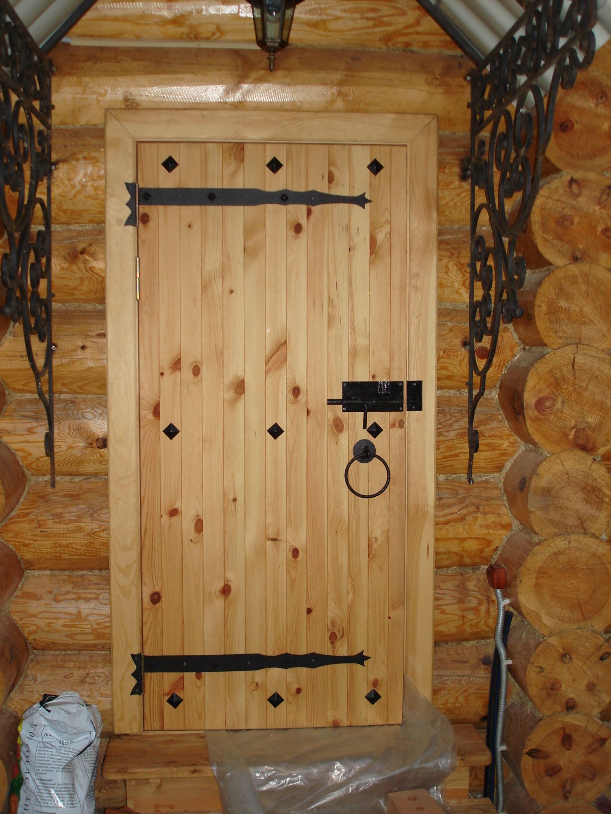 Двери из дерева своими руками. Изготовление деревянных дверей: чертежи, фото