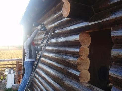 Троюродный брат построил деревянный дом и баню, сделал пропитку для дерева своими руками