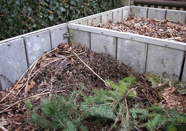 kompost-iz-listev.jpg