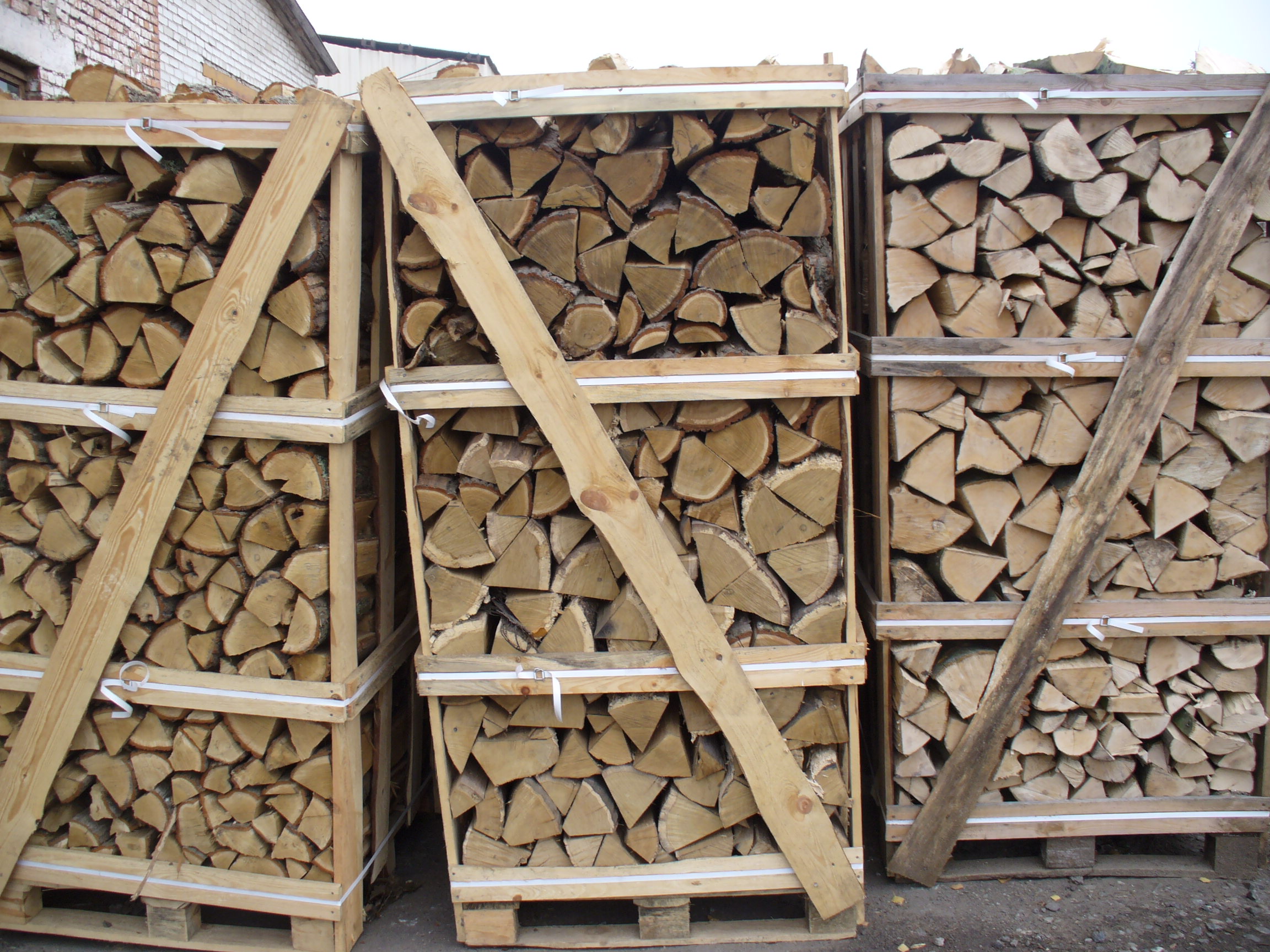 Купить дрова от производителя. Дрова. Дрова пеллеты. Твердое биотопливо дрова. Дрова лиственных пород.